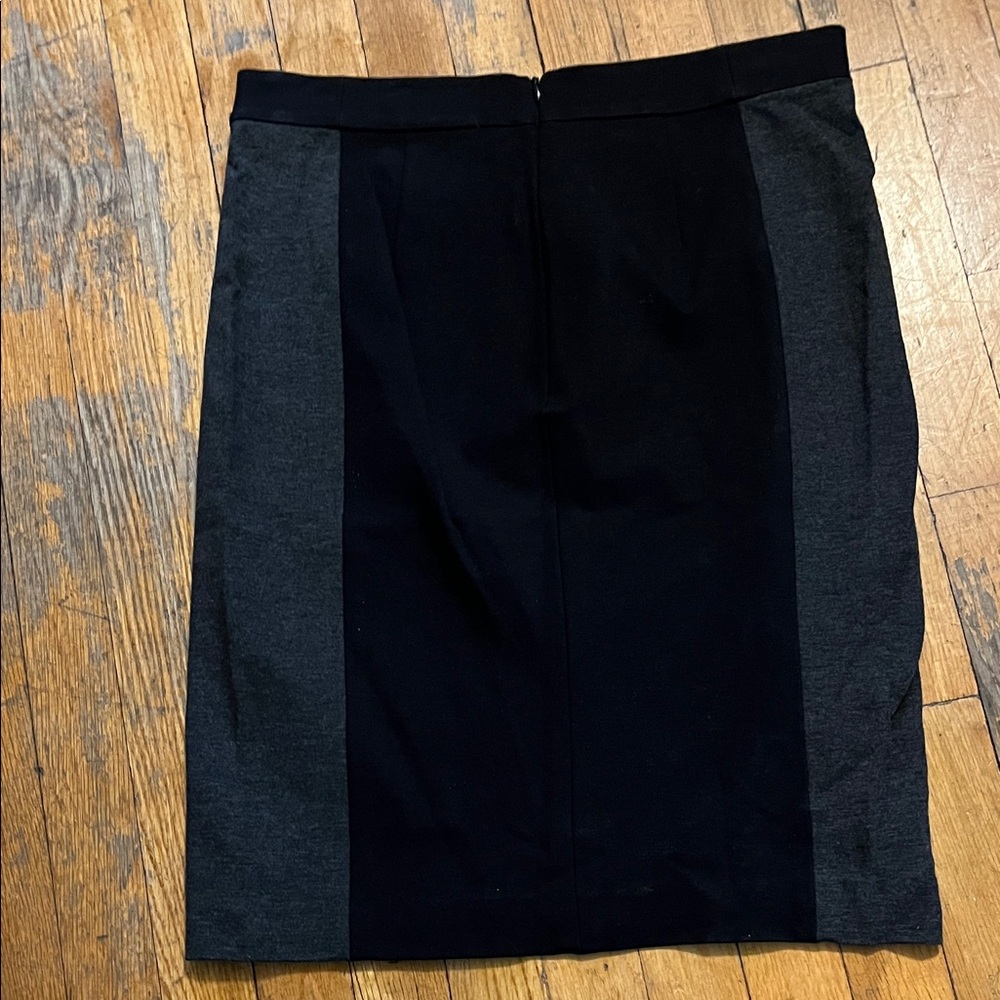 Ann Taylor Two-Tone Gray and Black Pencil Skirt - Picture 3 of 4